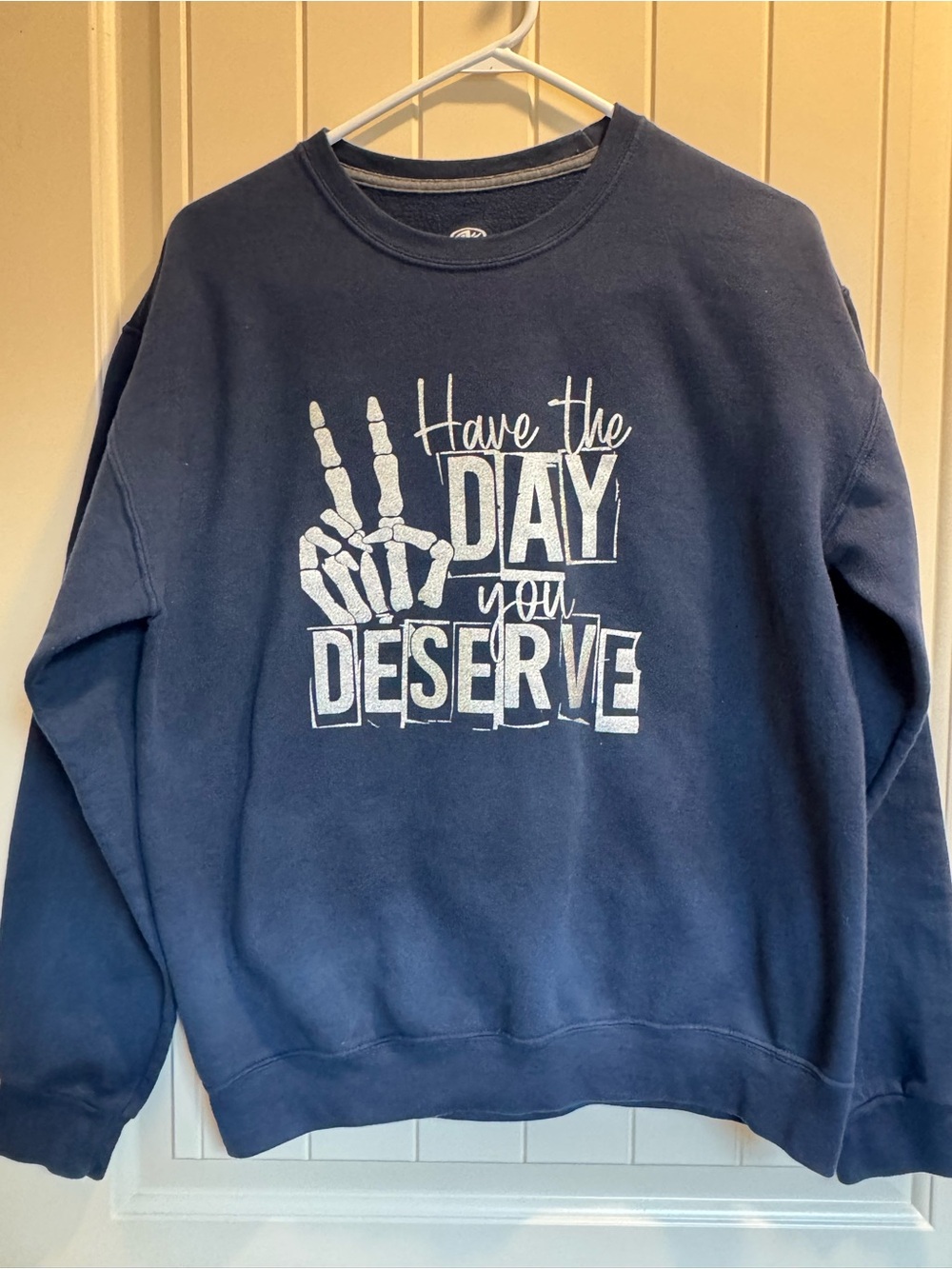 Crewneck Sweatshirt with sparkly graphic